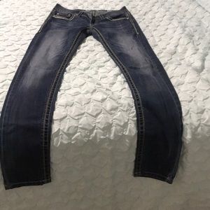 Day trip Aries lowrise skinny jeans from Buckle